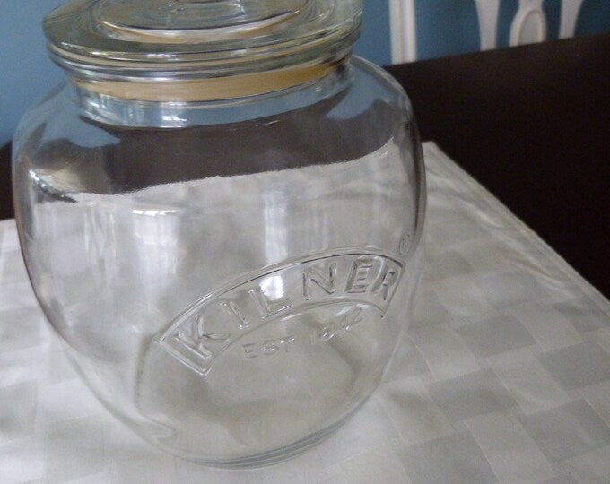 Universal Push-Top Storage Jar