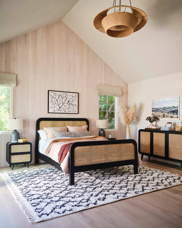 CANE OVAL QUEEN BED