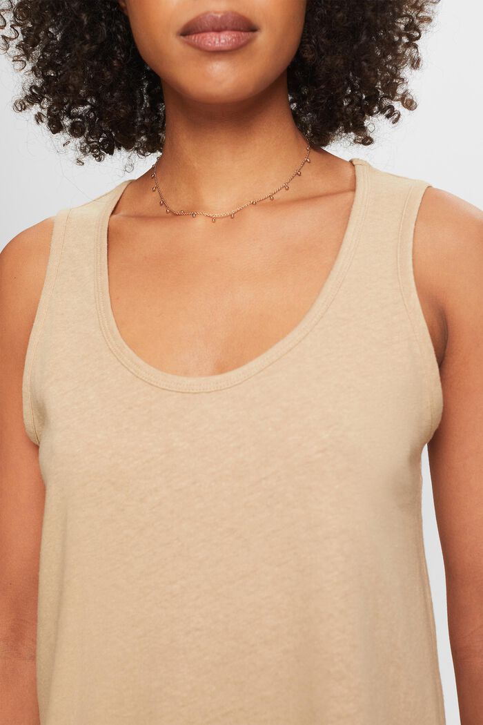 SCOOP NECK TANK TOP