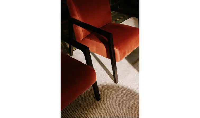 FOX CHAIR - DARK AMBER
