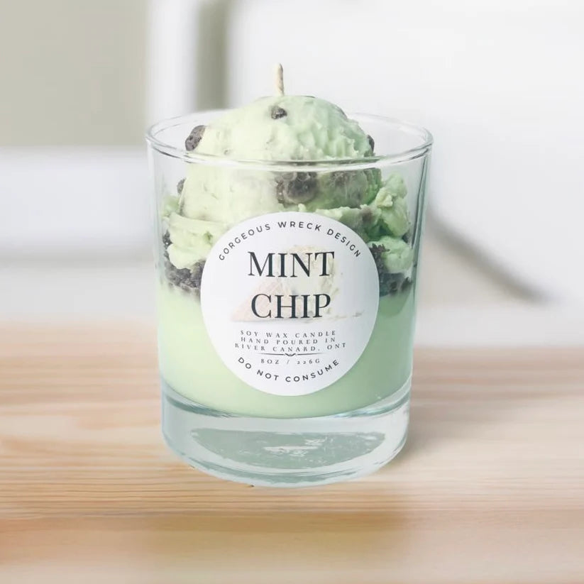 GORGEOUS WRECK DESIGN MINT CHOCLATE CHIP DESSERT CANDLE
