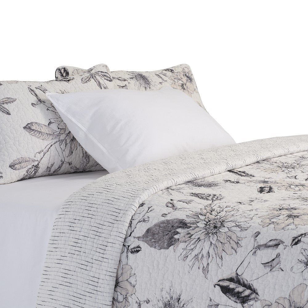 JUSTINA IVORY QUILT WITH FLOWERS DOUBLE/QUEEN 3 PCS