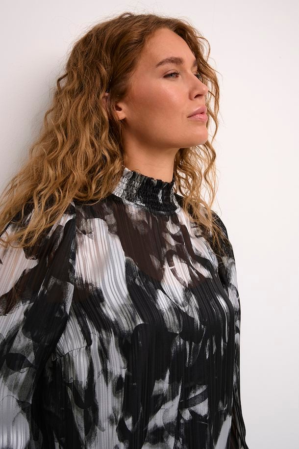 KALIFA BLOUSE "BLACK/GREY BLURRY GRAPHICS"