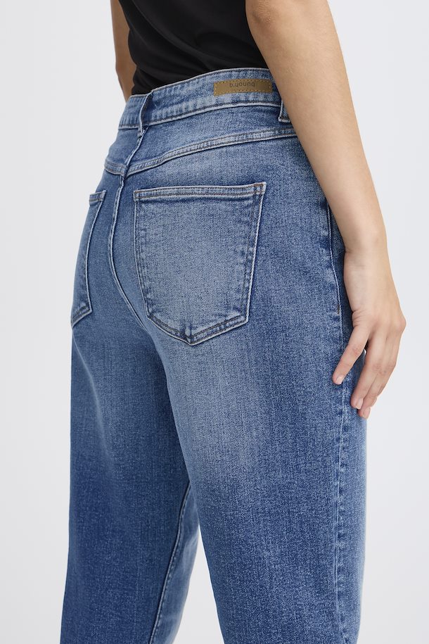 B.YOUNG MOM JEANS - MID BLUE DENIM