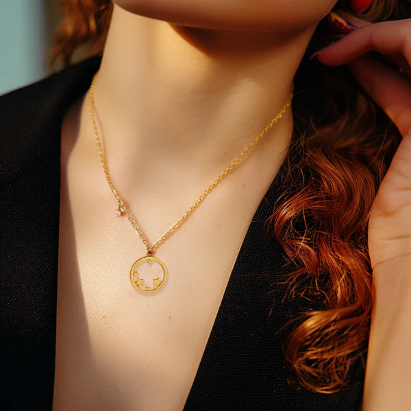 STARLIT SHELL PENDANT