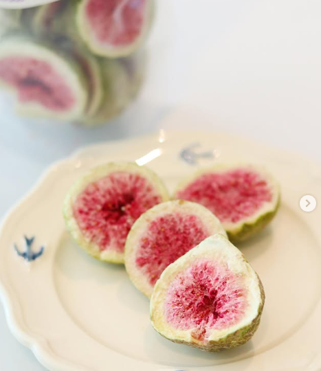 FREEZE-DRIED FIGS (HALVES)