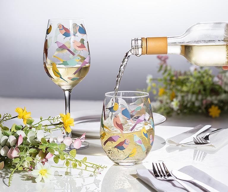 PASTEL BIRDS WINE GLASS