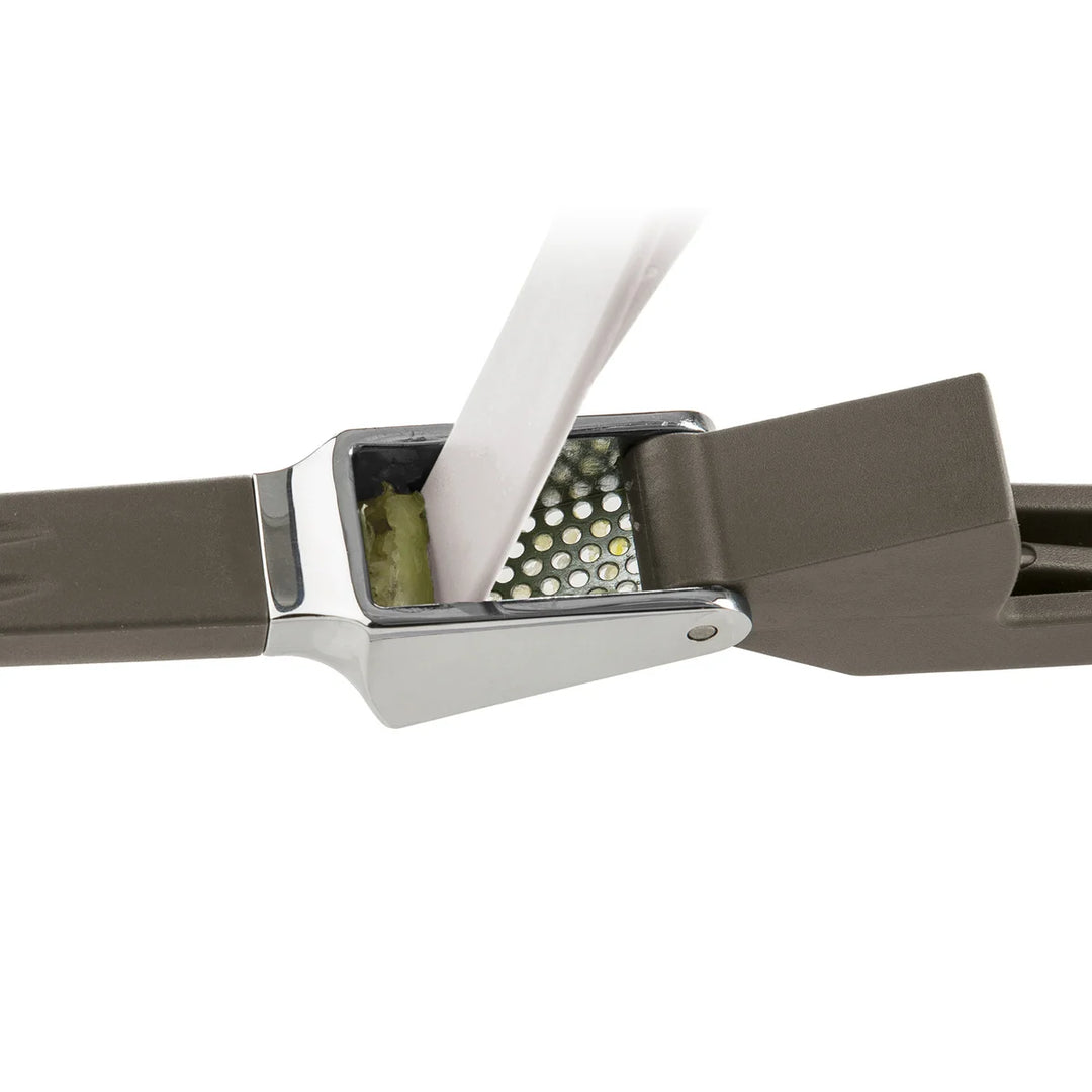 RICARDO Garlic Press with Cleaning Tool