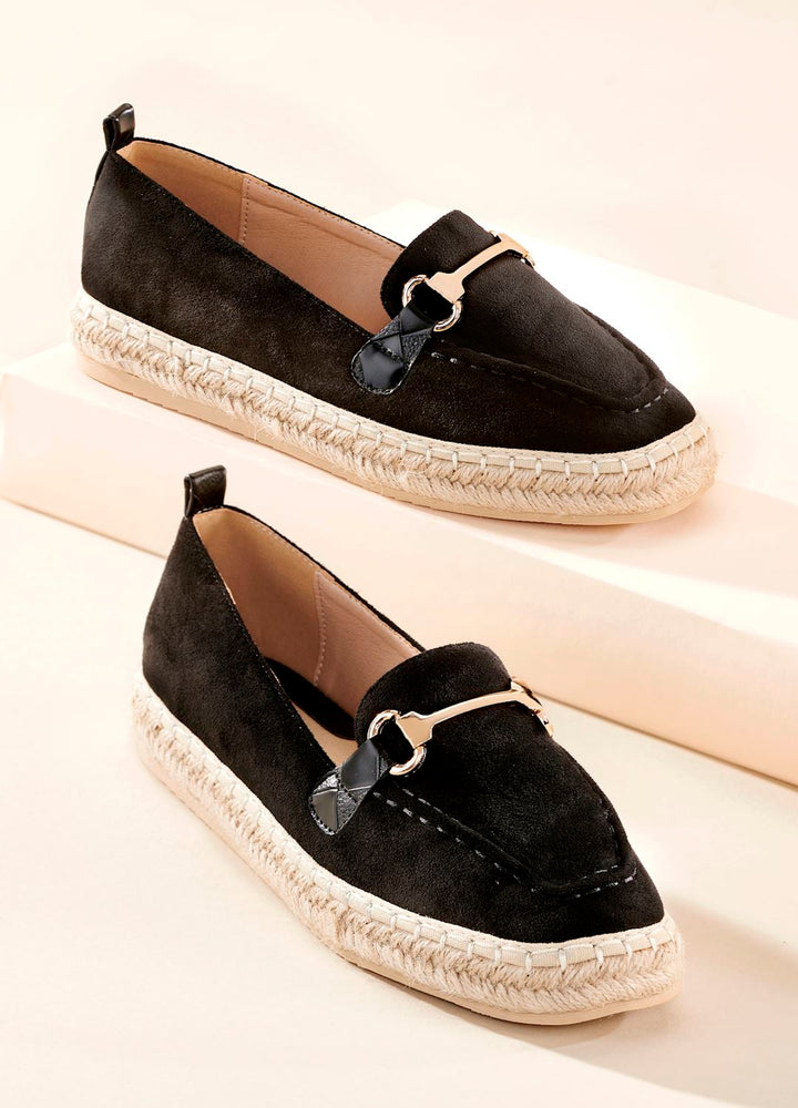 RESORT SLIP ONS - WHITE/BLACK