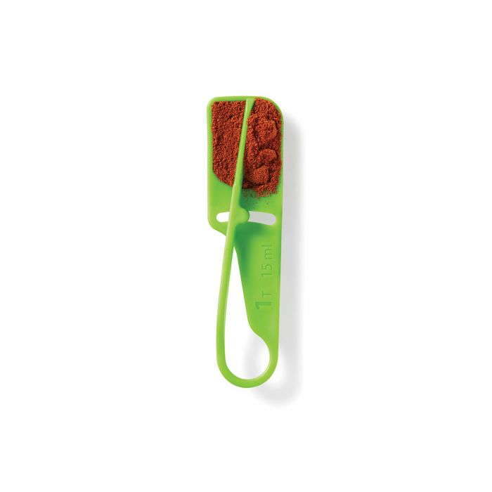 Measuring spoons with leveler