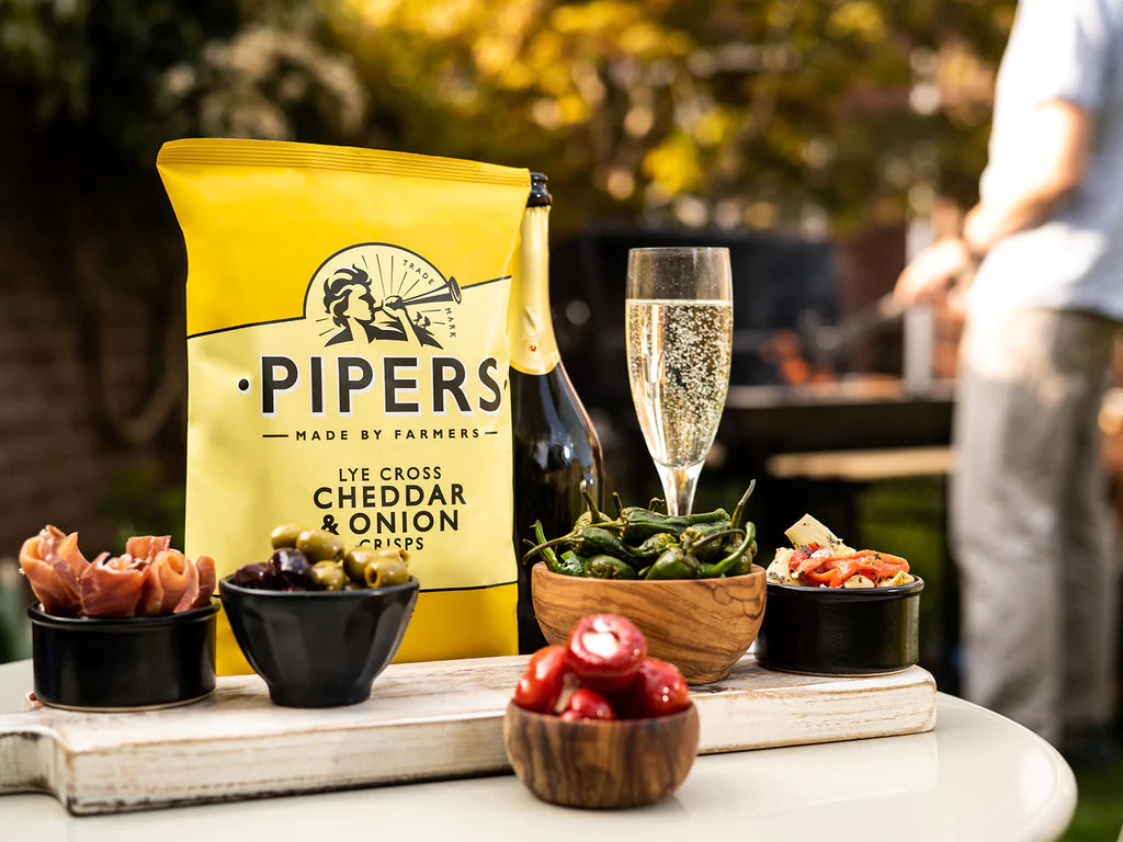 PIPERS CRISP LYE CROSS CHEDDAR AND ONION CRISPS - 150g