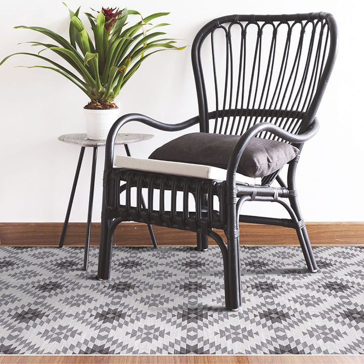 Adama Alma Helado Black Vinyl Rug 91x152 cm