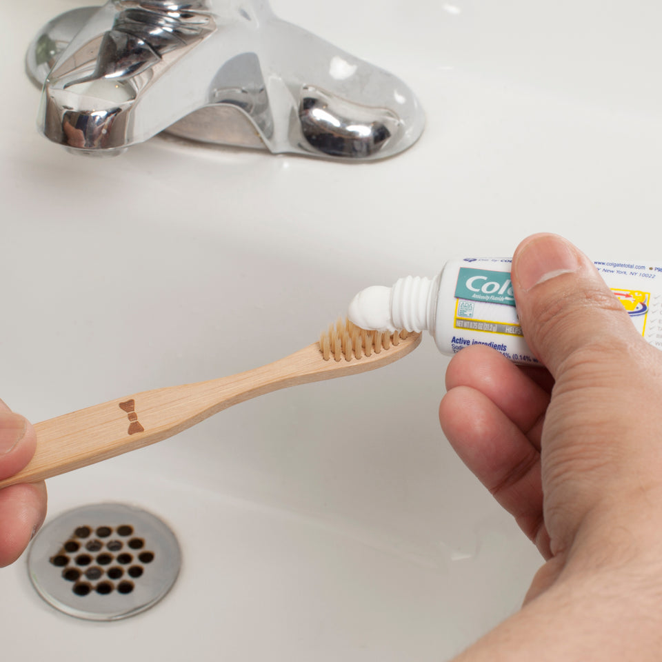 KIKKERLAND HIS & HER BAMBOO TOOTHBRUSH SET
