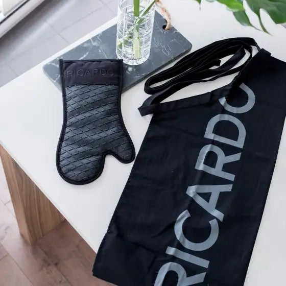 RICARDO BLACK SILICONE OVEN MITT