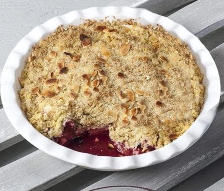 Bia Ruffled Porcelain Pie Dish