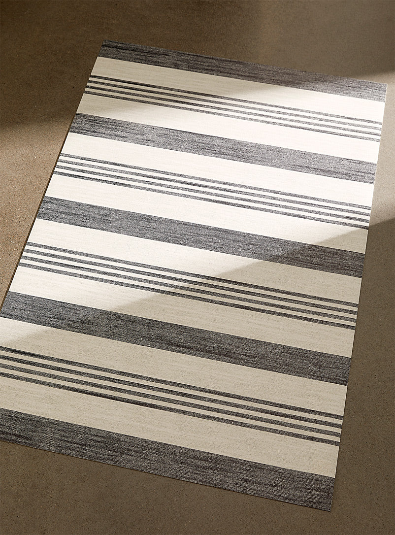 Adama Alma Roy Grey Vinyl Rug 91x152 cm
