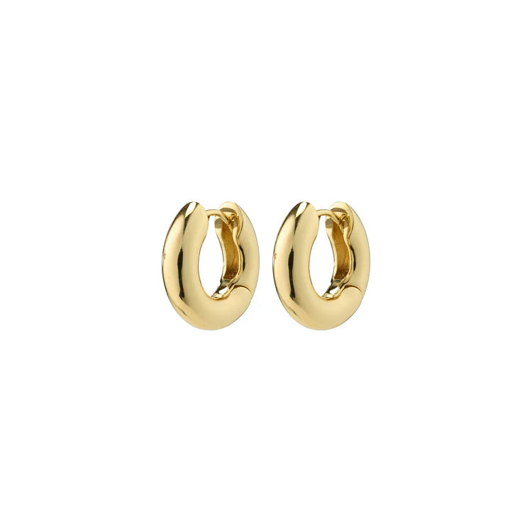 AICA CHUNKY HUGGIE HOOP EARRINGS (GOLD-PLATED)