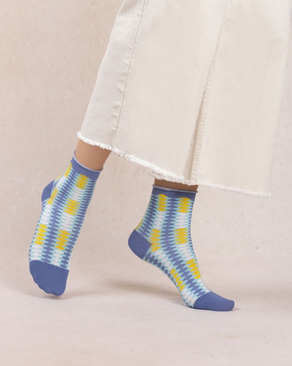 VELVETY SHORT SOCKS WITH BERBER DIAMOND PATTERN "BLUE LAVENDER"