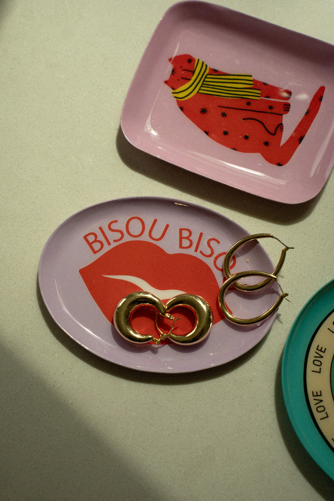 BISOU BISOU DECORATIVE ENAMELED TRAY