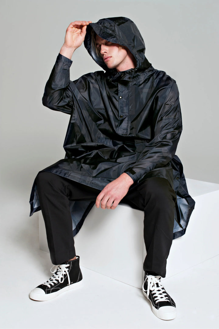 BACK TO BLACK ART CAMO PONCHO