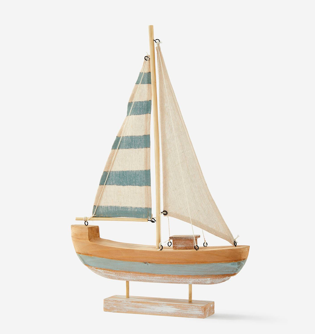 WOOD SAILBOAT TABLETOP DECOR