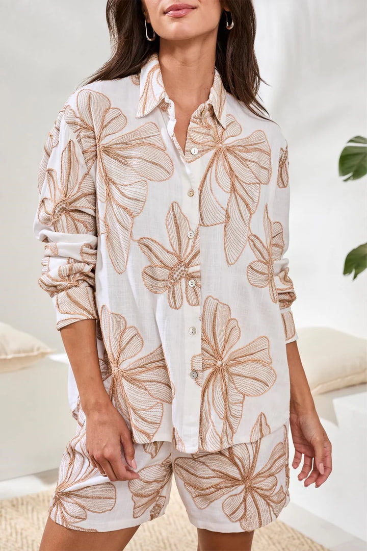EMBROIDERED CROSSHATCH BUTTON-FRONT BLOUSE "WHITE"