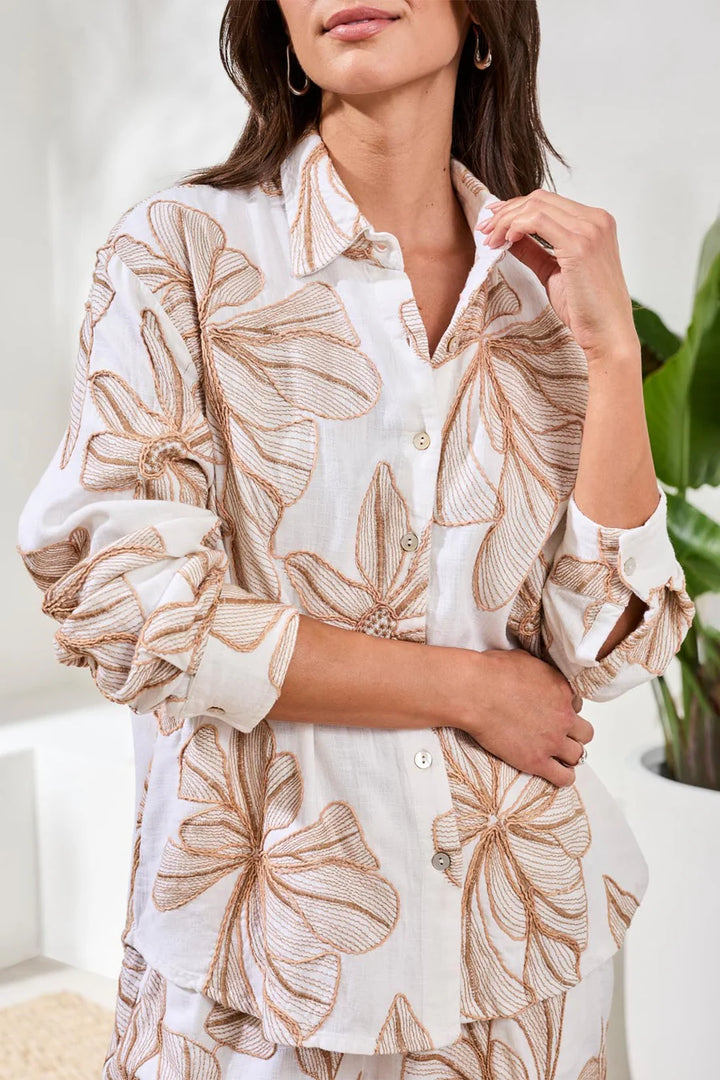 EMBROIDERED CROSSHATCH BUTTON-FRONT BLOUSE "WHITE"
