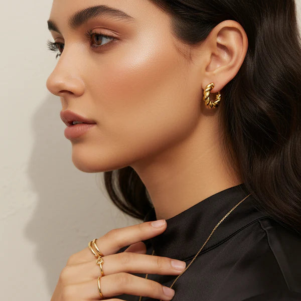 RADIANT C EARRINGS - GOLD
