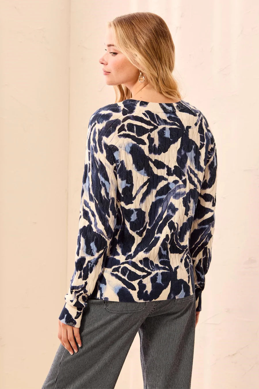 PRINTED CABLE COTTON CREWNECK SWEATER "BLUE FOG"