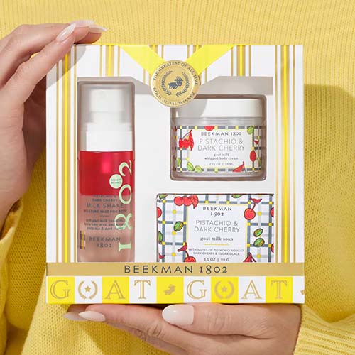PISTACHIO &amp; DARK CHERRY 3 PIECE BODYCARE GIFTSET
