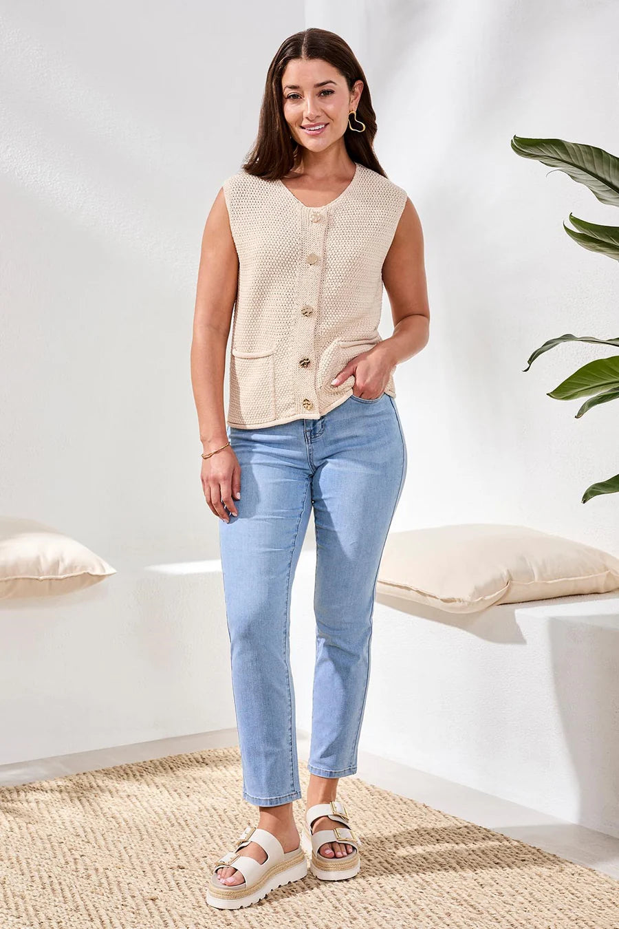 SWEATER VEST WITH POCKETS AND DECORATIVE BUTTONS "COCOCREAM"