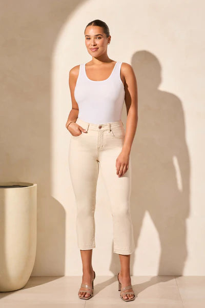 SOPHIA CURVY MICRO FLARE CROP JEANS "ECRU"