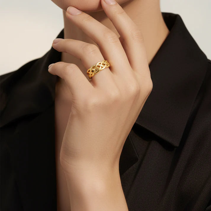 WEAVE CROSS LINES RING - GOLD
