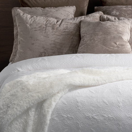 CARMEN WHITE VINTAGE QUILT - KING