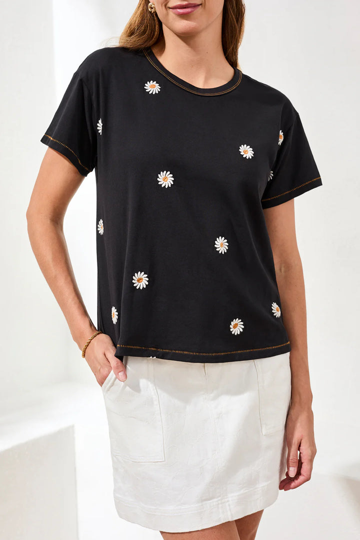 EMBROIDERED DAISY SHORT SLEEVE TOP "BLACK"