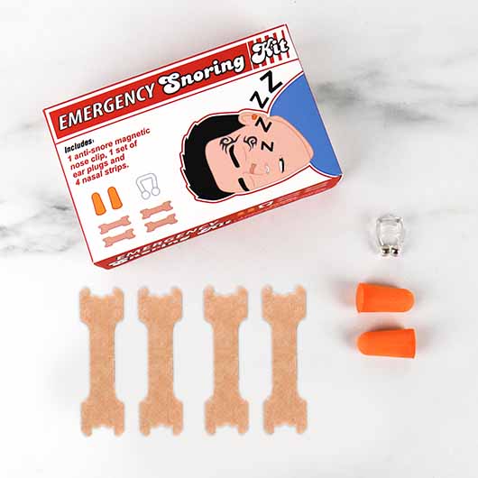DRESS UP EMERGENCY SNORING KIT