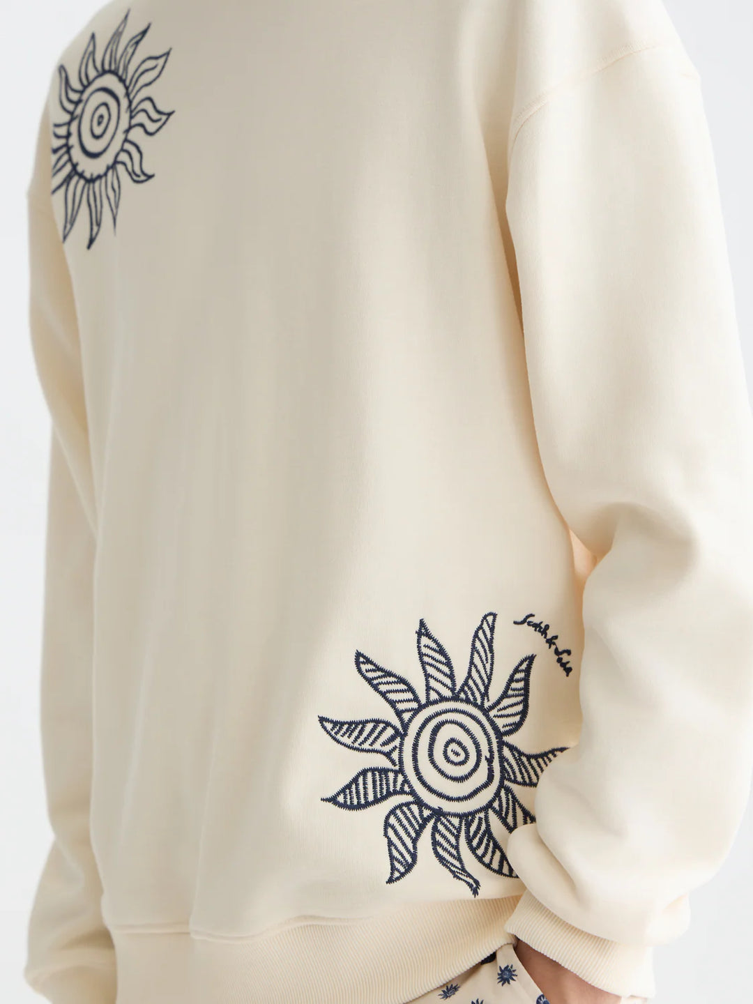 EMBROIDERED RELAXED SWEATSHIRT "EGGNOG"
