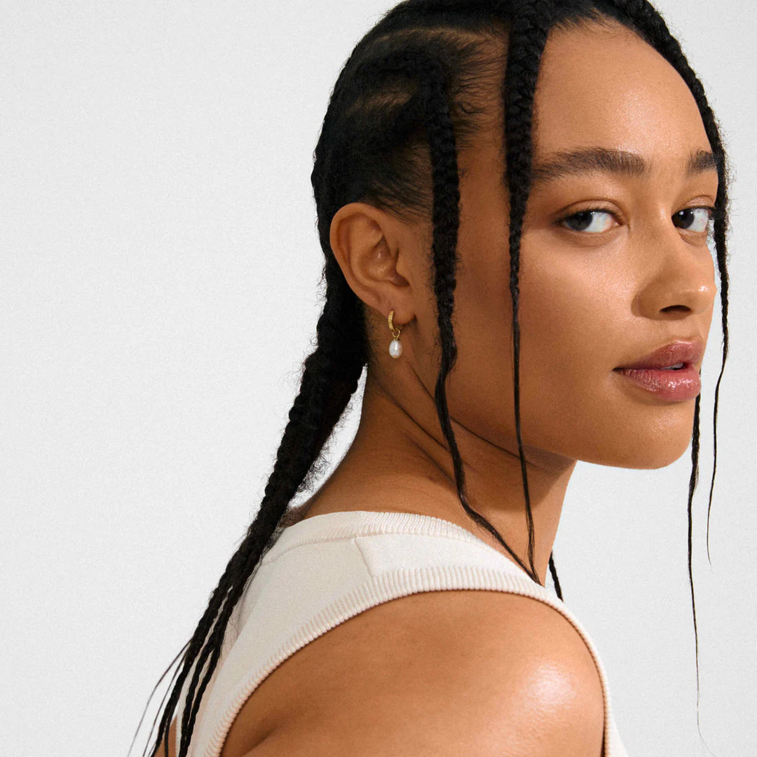 ELLIANA FRESHWATER PEARL HOOP EARRINGS "GOLD PLATED"