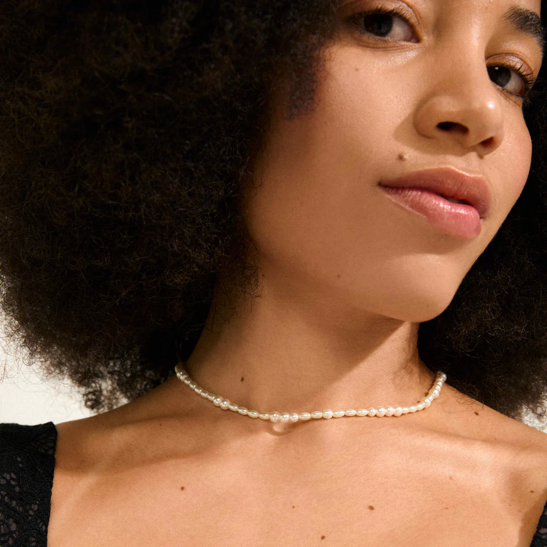 ELLIANA FRESHWATER PEARLS & GLASS BEADS NECKLACE "GOLD-PLATED"