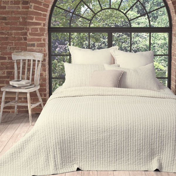 ESTELLE EMBROIDERED DOUBLE/QUEEN NATURAL QUILT