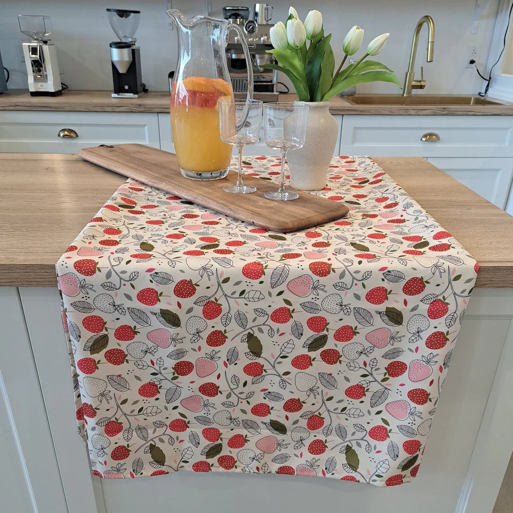 FRAGARIA STRAWBERRY PRINTED TABLECLOTH 60X108
