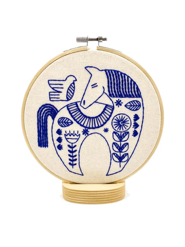 HYGGE HORSE COMPLETE EMBROIDERY KIT