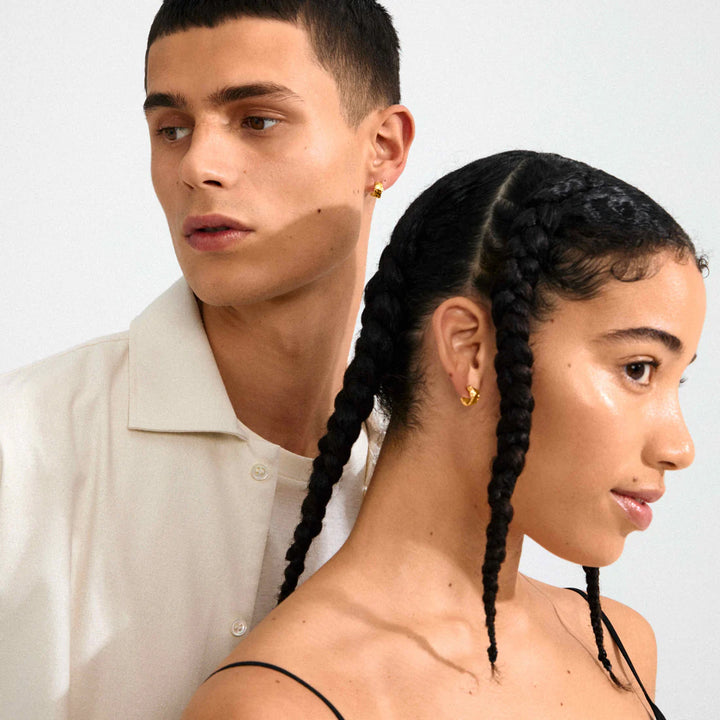 INSTANT RECYCLED HUGGIE HOOP EARRINGS "GOLD-PLATED"