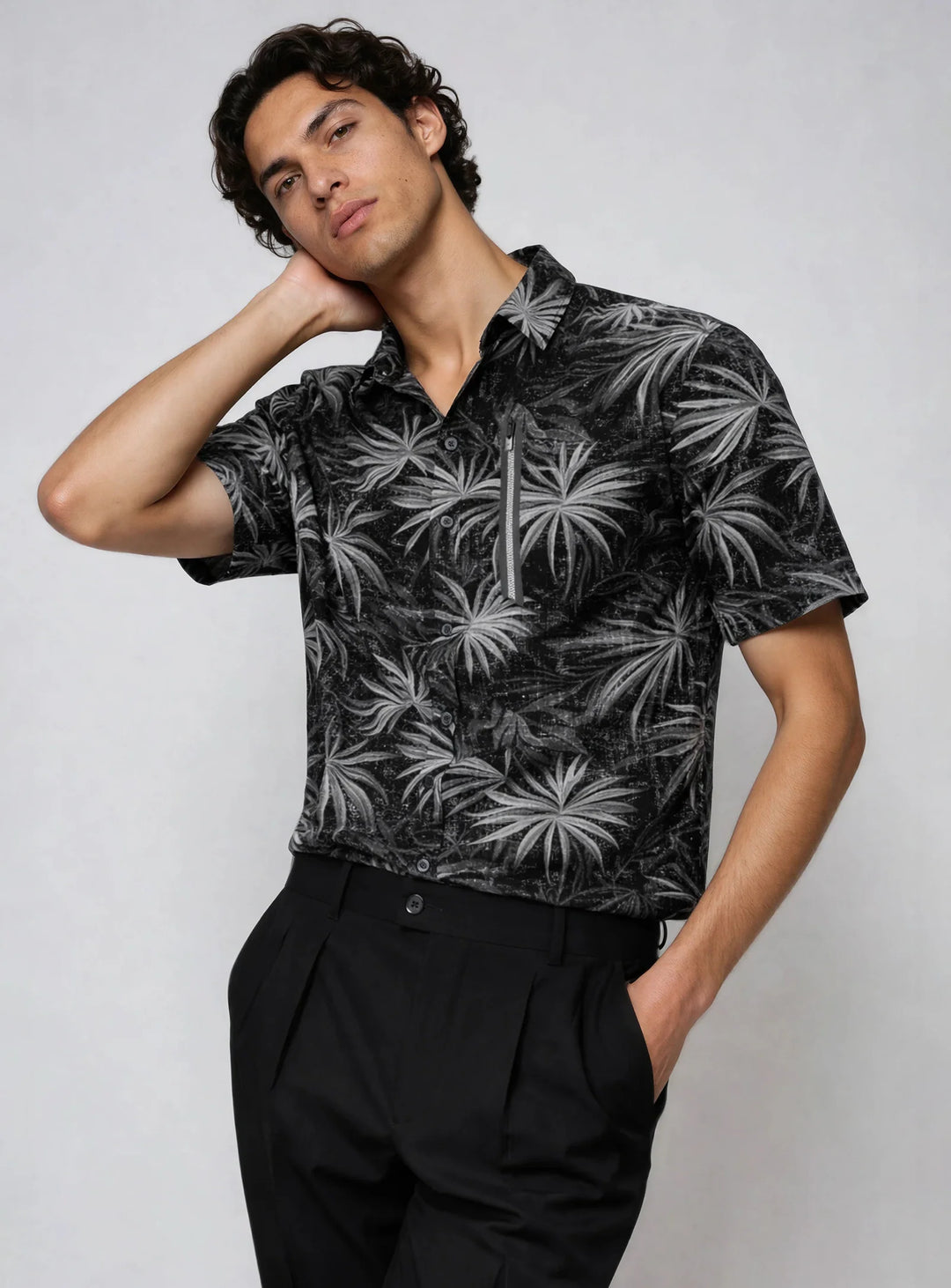 LENG - 4-WAY STRETCH LEAF PRINT SHORT-SLEEVE SHIRT "BLACK"