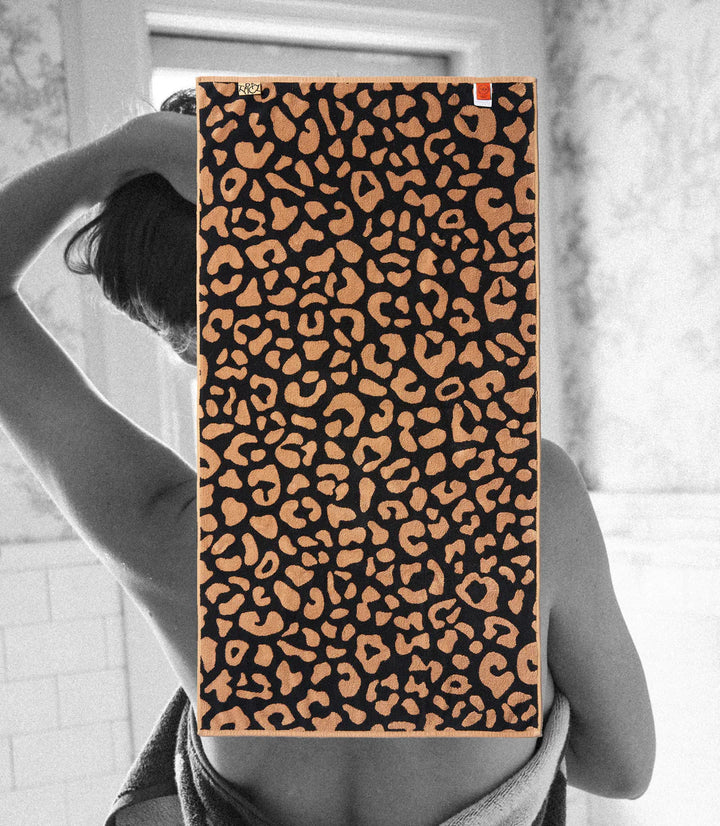 CLASSIC STRETCH TOWEL "WILD" - LEOPARD