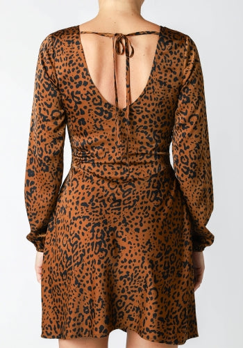 LS BACK KEYHOLE MINI DRESS "LEOPARD"