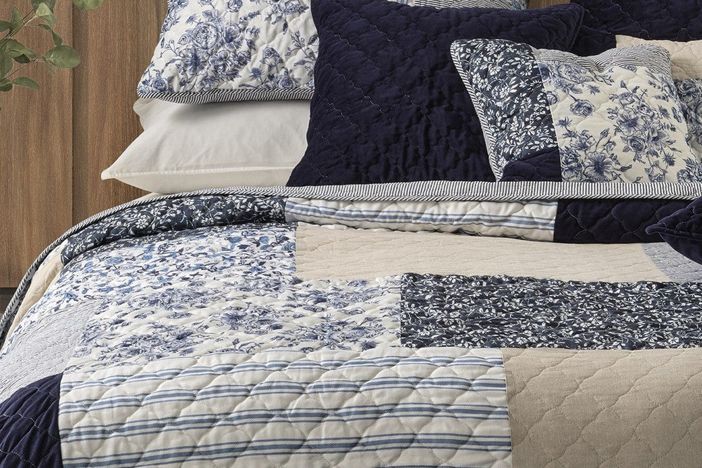 MARINE NAVY AND WHITE PATCHWORK QUILT - KING