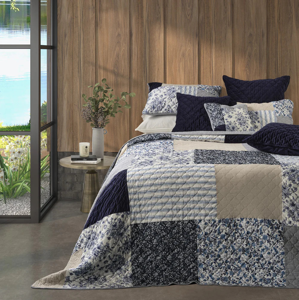 MARINE NAVY AND WHITE PATCHWORK QUILT - KING