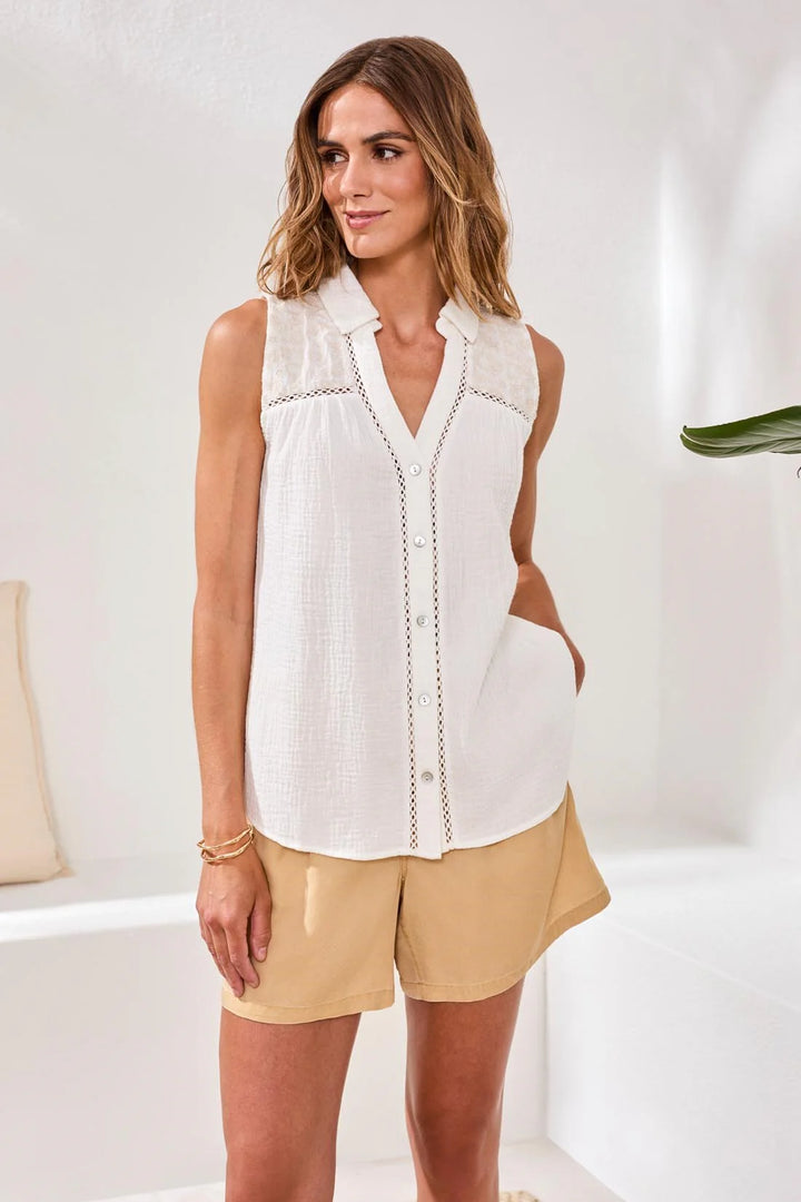 CRINKLE GAUZE EMBROIDERED LACE TRIM SLEEVELESS BLOUSE "OCEANPEARL"