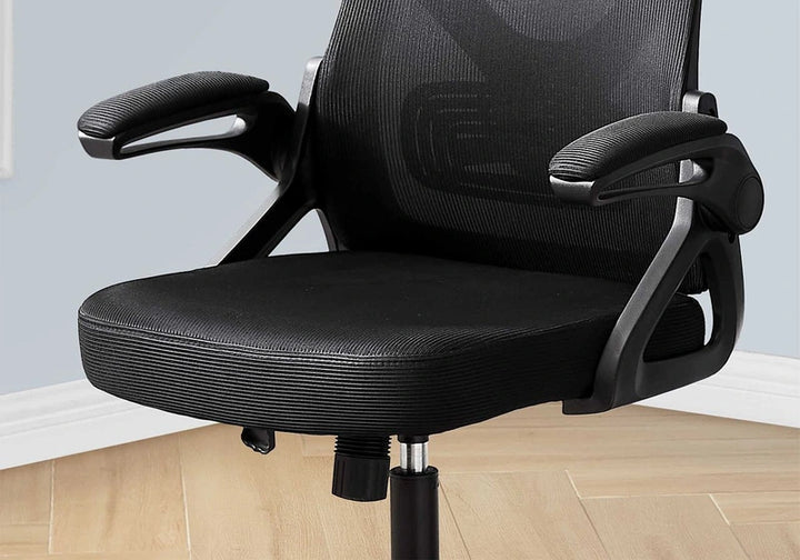 BLACK MESH OFFICE CHAIR